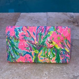 New Lilly Pulitzer sunglasses glasses case